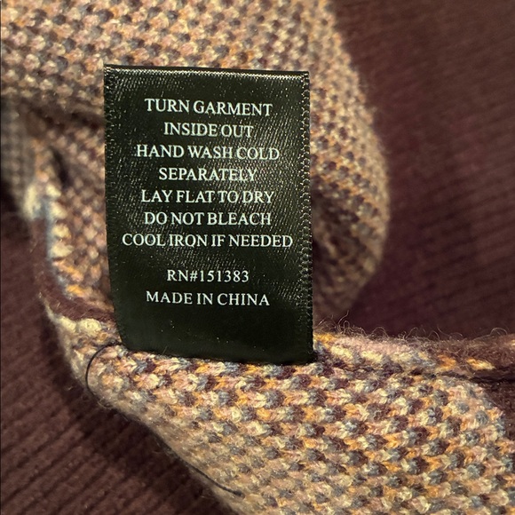 Avara Sweater - Picture 8 of 9